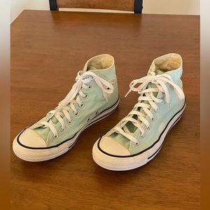 Women’s light blue  Converse Classic Chuck Taylors size 9